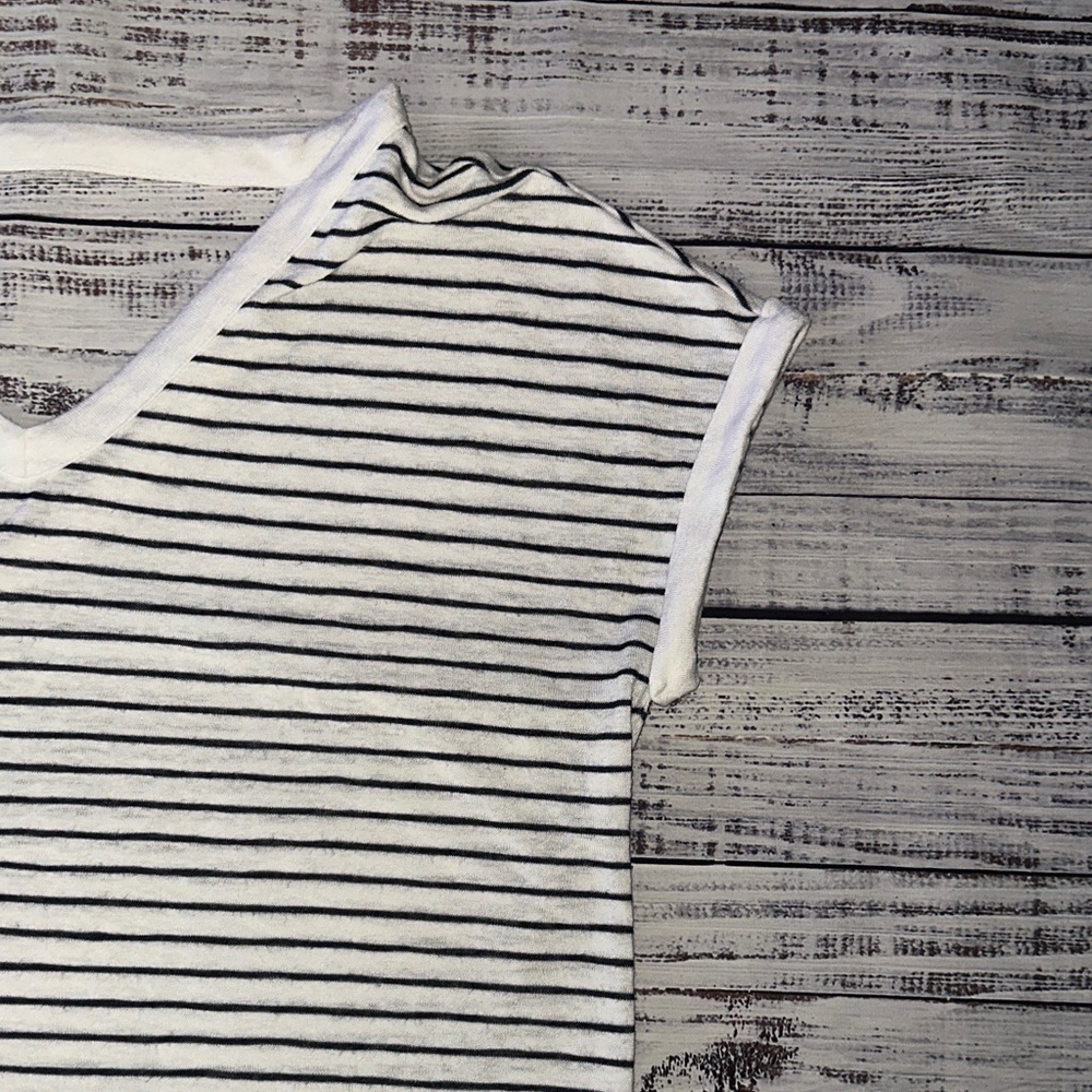 LOFT Black and White Striped V-Neck Top Sz. M - Picture 4 of 7